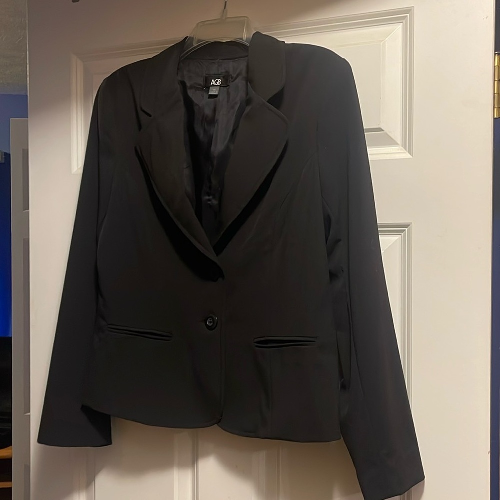 Woman’s black blazer